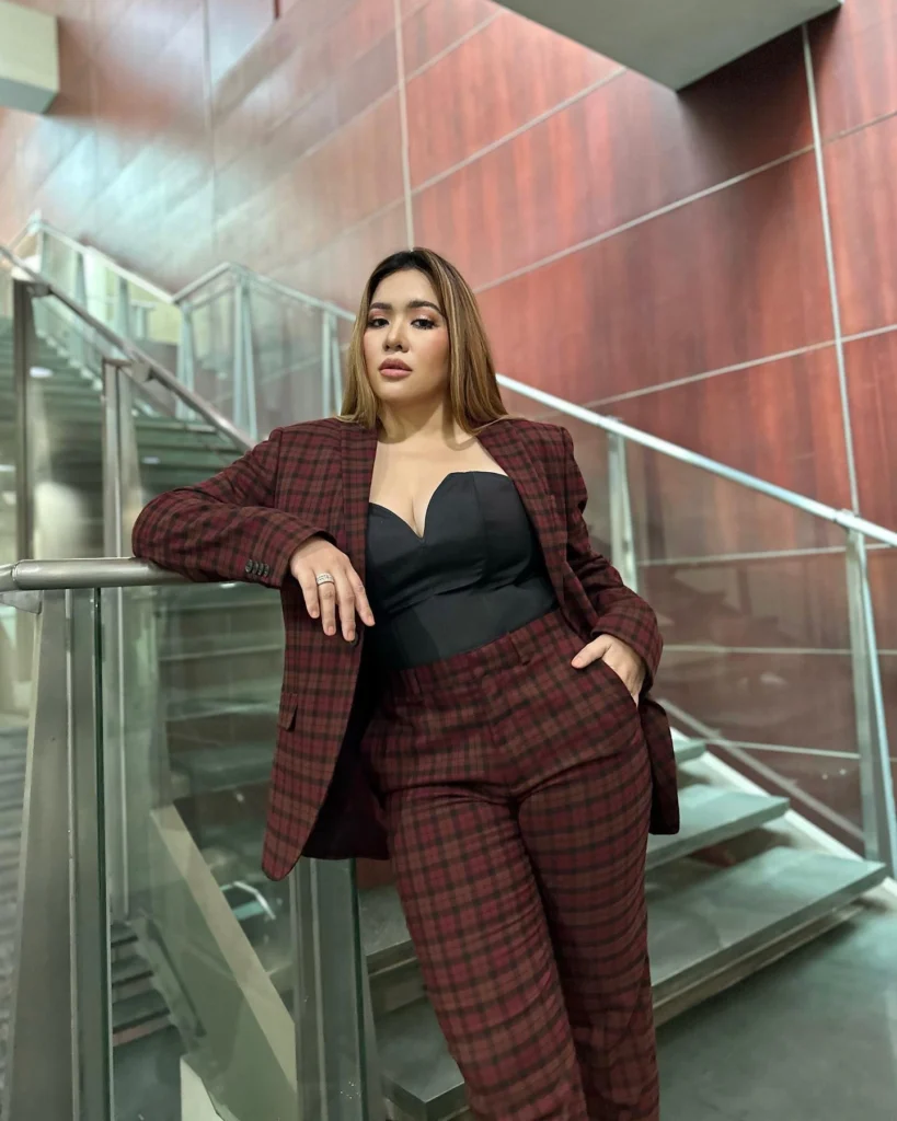 Angeline Quinto-hot51live